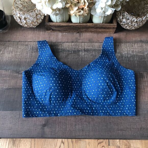 Bali Comfort Revolution Easylite Wireless Bra - Picture 2 of 5